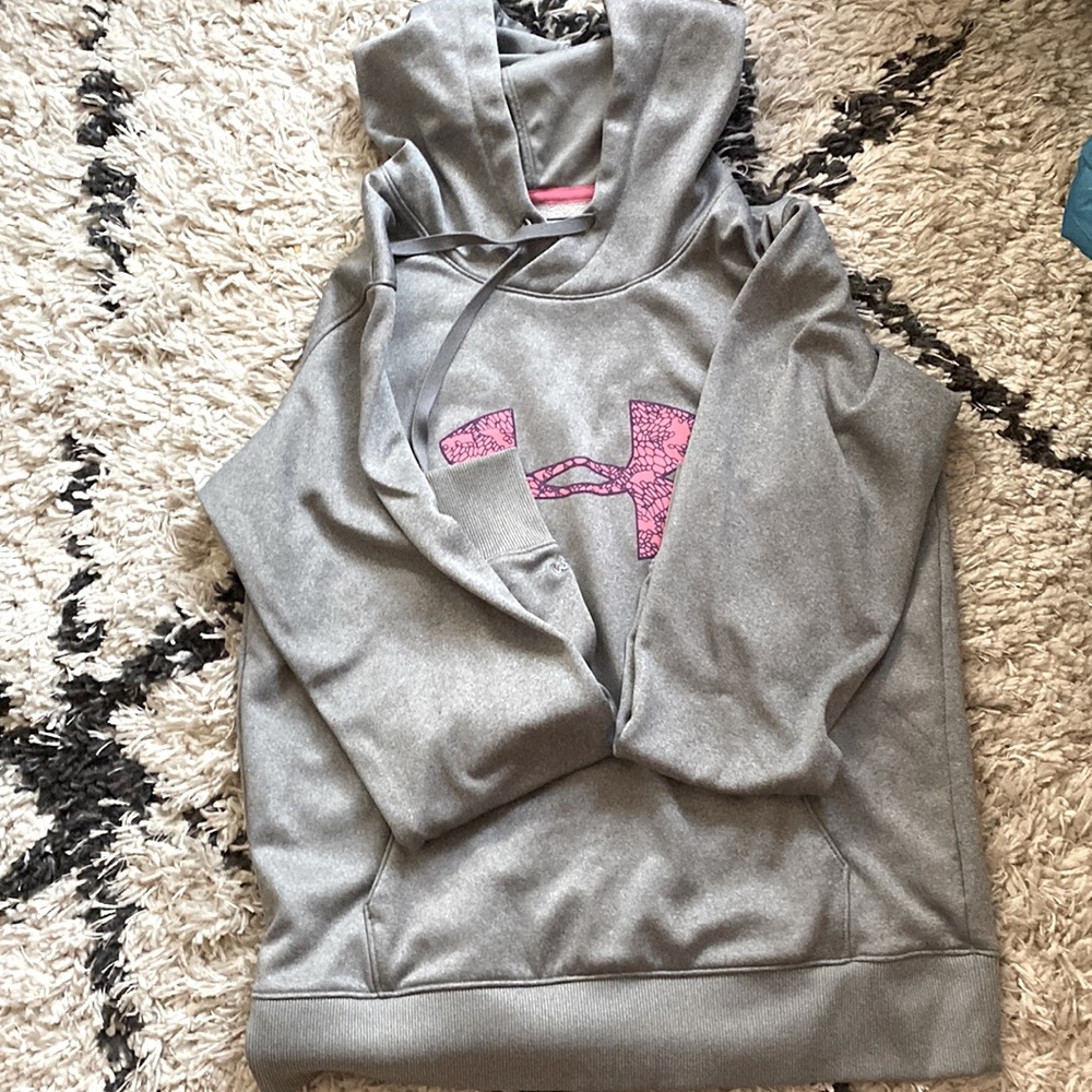 Used Uner armor sweater